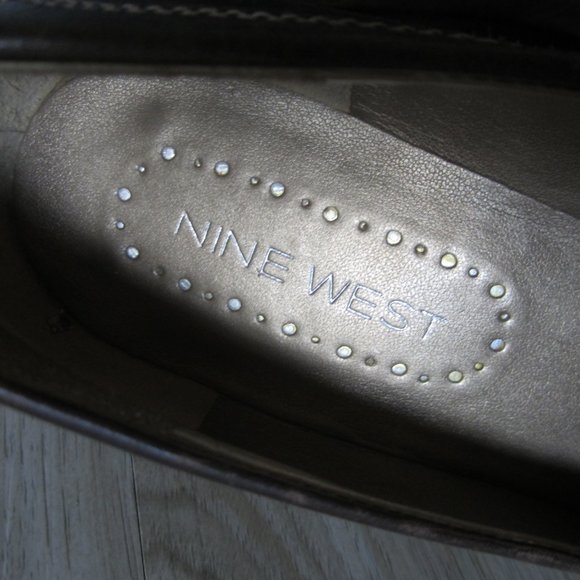 Nine West - Brown Leather Flats - Sz8 - Picture 2 of 6